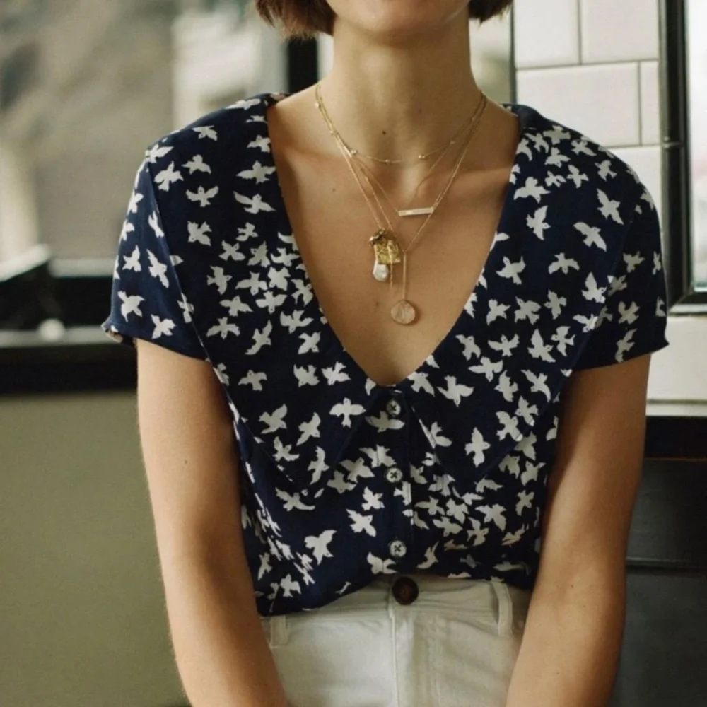 Anthropologie Austen Collared Navy and White Bird Motif  Blouse Top Size 12_11